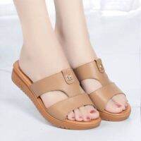 COD DSFEDTGETEER sandal perempuan plus size kasut bata wanita kasut raya perempuan Soft skin mother sandals female summer low with new summer flat soft bottom wedge with sandilate old womens