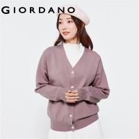 ☾☎✓ Giordano ผู้หญิง เสื้อสเวตเตอร์คอวีสีพื้น ไหล่ตก แขนปล่อย 13351870