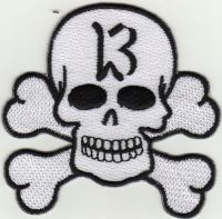 iron on patch Embroidery Skull and crossbones Biker 8x7.5 cm กะโหลก ผี ไฟ ตัวรีดติดเสื้อ เย็บติดผ้าประเทศไทย โลโก้ปัก มีกาวสำหรับรีด ตกแต่งเสื้