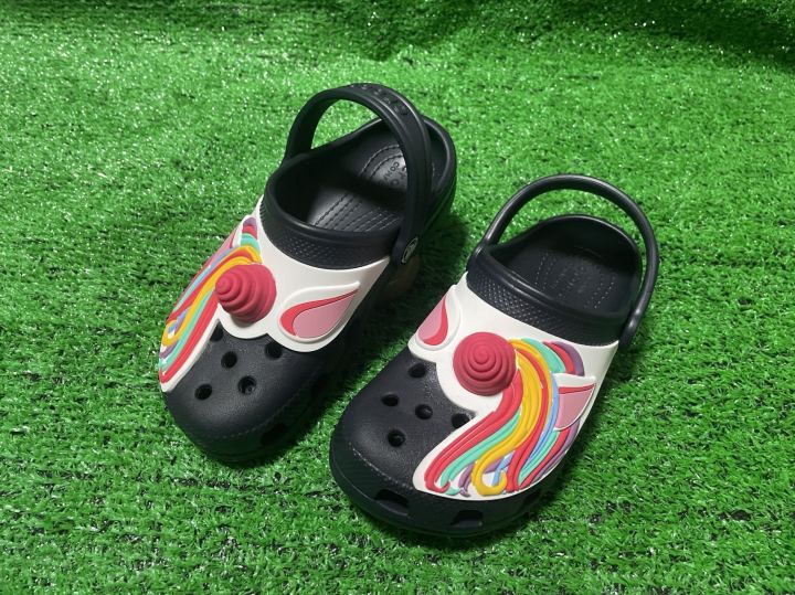 ready-stock-2023crocs-unicorn-celebrity-childrens-cave-shoes-boys-beach-sandals-toe-cap-anti-slip-and-waterproof