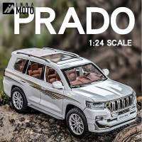 โมเดลของเล่นดึงกลับรถรถยนต์ Toyota Prado SUV ทำจากอัลลอยด์1:24พร้อมไฟเสียงประตูไฟแบบจำลองของขวัญสำหรับเด็ก