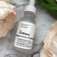 The Ordinary Hyaluronic Acid 2% + B5 30ml เพิ่มความชุ่มชื่นแก่ผิวหน้า และช่วยทำให้ผิวนุ่มลื่นเรียบเนียน