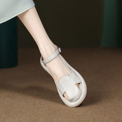รองเท้าแตะแฟชั่นแนวฝรั่งเศสใส่ได้กับกระโปรงรองเท้าส้นเตี้ยเรียบง่ายใหม่รองเท้าผู้หญิง