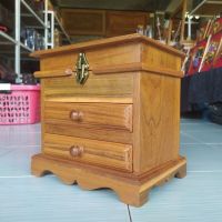 หีบไม้สัก หีบเก็บของ teak chest มี 3 ลิ้นชัก สีไม้ (ขนาดเล็ก) ขนาด กว้าง27xลึก18xสูง29 Cm ใช้ไม้สักแก่คุณภาพดี ประกอบสำเร็จแล้ว กันปลวกกันแมลง