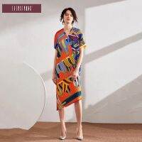 2023 Hot Miyake pleated dress womens new French high-end V-neck printed foreign style irregular slimming mid-length skirt