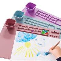 ถาดซิลิโคนระบายสี ใช้ปูเป็นแผ่นรองวาดภาพ ระบายสีได้ กันน้ำ เช็ดออกง่าย กันเลอะเทอะพื้นหรือโต๊ะได้เลย ดี๊ดี