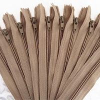 10 pieces. 20 cm (8 inches) Khaki Nylon Zippers Tailor Sewer Craft Crafter 39;s amp; FGDQRS