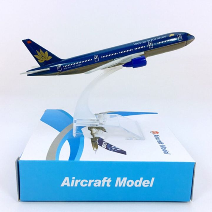 new-edition16cm-1-400-boeing-b777-200-model-vietnam-airlines-with-plastic-base-alloy-aircraft-collectibledisplay-model-collectio