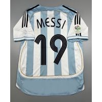 เสื้อบอล ย้อนยุค ทีมชาติ อาเจนติน่า 2006 เหย้า Retro Argentina Home พร้อมเบอร์ชื่อ 19 MESSI เรโทร คลาสสิค