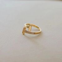 แหวนแฟชั่นรูปตัว T หญิง เปิดแหวนเพทายคู่ ของขวัญวันเกิดที่สวยงาม วัสดุทองแดงคุณภาพสูง