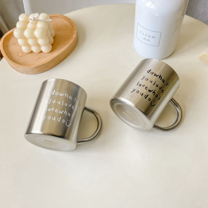 ถ้วยน้ำ-mug-baja-tahan-karat-ภาษาอังกฤษเรียบง่าย-สไตล์เกาหลีมีตัวอักษรภาษาอังกฤษแก้วกาแฟตั้งแคมป์กลางแจ้ง