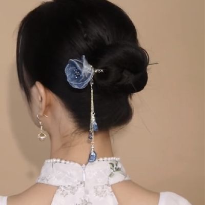 【CW】 Light Luxury New Chinese Blue Rose Tassel Hairpin Female Elegant Simple Hairpin Temperament Head Step Shake Hair Accessories