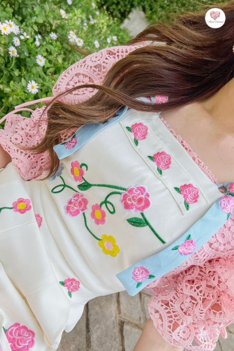 amage-me-jumpsuit-จั้มสูทสีขาวปักลายดอกไม้-พร้อมเสื้อถักสีชมพูเข้ากันสุดๆ-เซต-2-ชิ้น-น่ารักมากก