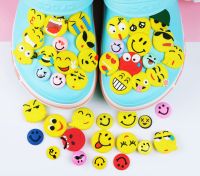 JBM ??? ตัวติดรองเท้ามีรู “ อีโมจิ “ ??? ShoeCharm “ Emoji “ smile สำหรับรองเท้า Crocs Adda Monobo Mago Baoji...