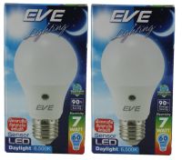 EVE LED Sensor 7W หลอดไฟแอลอีดี เปิดกลางคืน / ปิดกลางวัน อัตโนมัติ  แสงเดยไลท์ ( 2 หลอด )