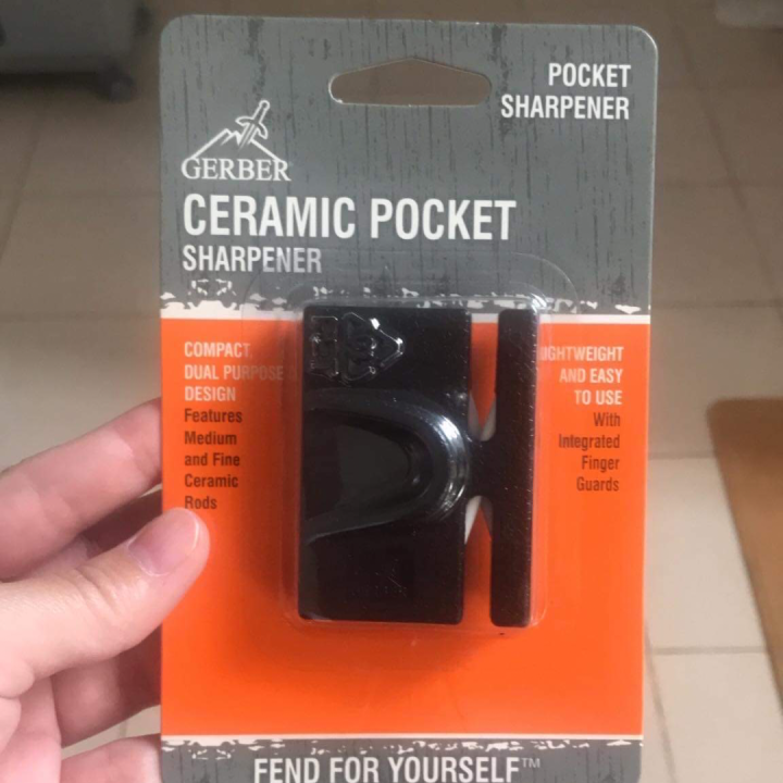 ที่ลับมีดพกพา-gerber-ceramic-pocket-sharper-ที่ลับมีดพกพาแคมป์ปิ้ง-ขนาดเล็ก-ลับง่ายคมนาน-อุปกรณ์ลับมีด-หินลับมีด