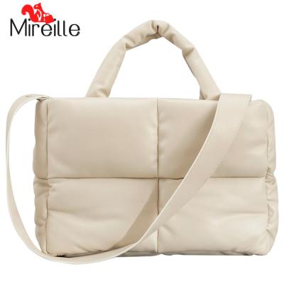กระเป๋าถือบุนวมสำหรับผู้หญิง,กระเป๋ามือจับด้านบนความจุมากหนัง PU สีทึบน้ำหนักเบากระเป๋าเดินทางได้ทุกวัน