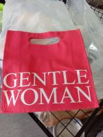 กระเป๋าถือ gentle woman ทรงเกร๋ๆ จุของได้เยอะ ขนาด13.5*14*5.5 cm ระบุ  ครีม ชมพู