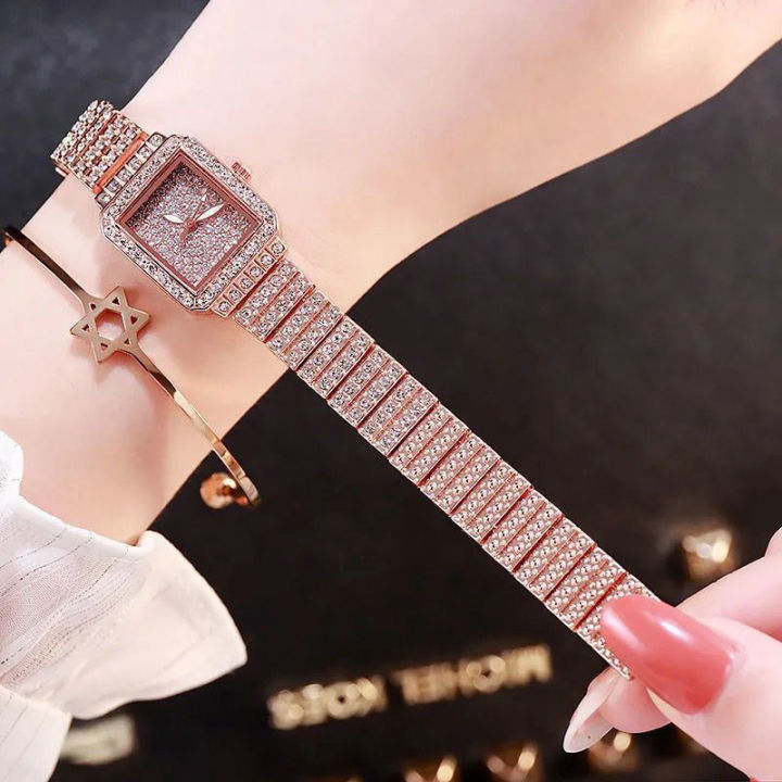 ชุดนาฬิกาผู้หญิงแฟชั่นและลำลองใหม่พร้อมนาฬิกาข้อมือควอตซ์ทรงเหลี่ยมประดับเพชร