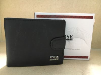 กระเป๋าสตางค์ ทรงสั้น สีดำ Horse Wallet หนังแท้ คุณภาพดี