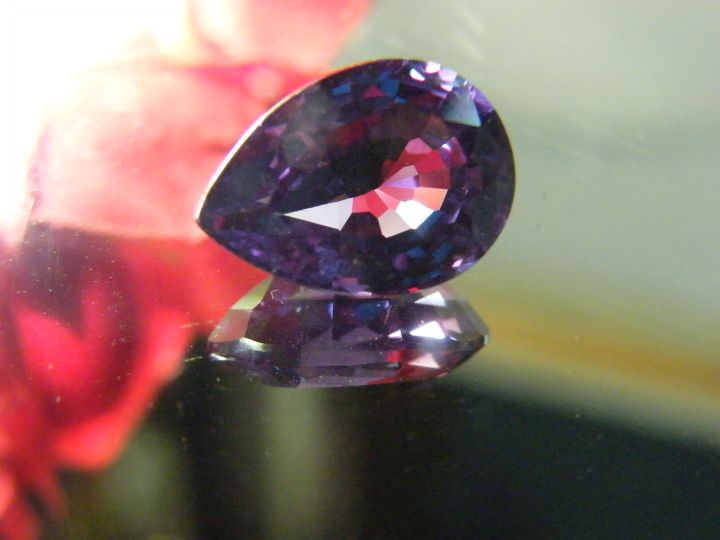 อเล็กซานดริท-lab-made-alexandrite-ของเทียม-สีชมพู-รูปหยดน้ำ-พลอย-เจียรเหลี่ยม-pear-shape-10x14-มม-1-เม็ด-6-กะรัต-ผ่านการเผา