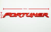 ป้ายโลโก้พลาสติกFORTUNERสีแดงติดท้ายรถTOYOTA FORTUNER ปี2005ขนาด 24.5x3.0cmติดตั้งด้วยเทปกาวสองหน้า