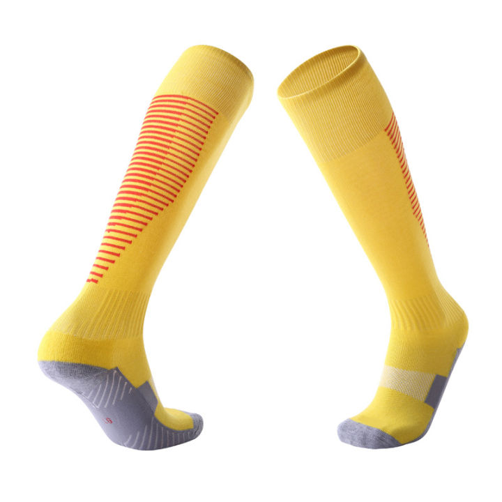 ถุงเท้าเข่าสูงถุงเท้าเตะฟุตบอลสำหรับผู้ใหญ่ถุงเท้าฟุตบอลระบายอากาศลายแถบสีขายดีสำหรับมืออาชีพ