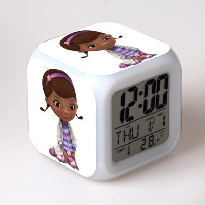 【Worth-Buy】 ของเล่นนาฬิกาปลุกเด็กคุณหมอเอ็มซีสตัฟฟินส์การ์ตูนตั้งโต๊ะนาฬิกาดิจิตอล Led เปลี่ยนสีไฟปลุกอิเล็กทรอนิกส์