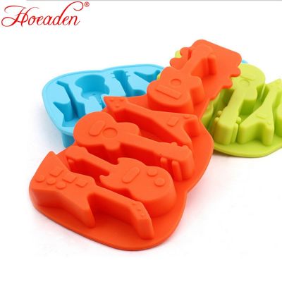 Hot Music Guitar Ice Cube Silicone Mould Chocolate Cake Fondant Sugarcraft Decorating Molds Household Bar Kitchen Accessories Ice Maker Ice Cream Moul