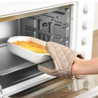 1PC Silicone Anti-scalding Hand Glove Microwave Oven Non-slip Insulation Silicone Gloves Baking Hand Clip Kitchen Accessories Potholders  Mitts   Cozi