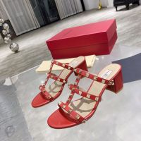 Valentinoˉ2023 spring and summer Warren sandals and slippers open toe thick heels high heels rivet buckle Roman slippers