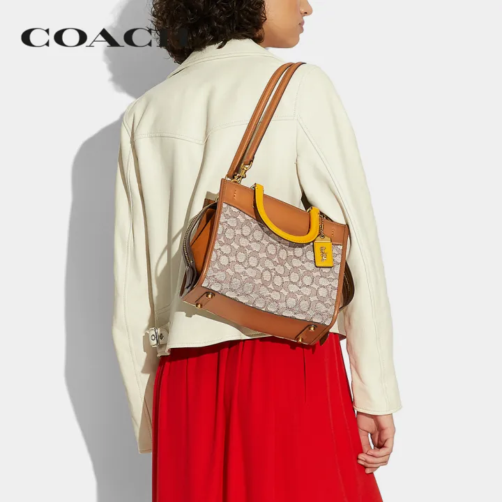 coach-กระเป๋าถือผู้หญิงรุ่น-rogue-25-in-signature-textile-jacquard-สีน้ำตาล-c6444-b4ta7