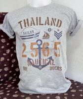 เสื้อยืดลายไทยกะลาสี ขนาดเสื้อวัดจากรอบอก (นิ้ว) ไซด์ S 32", M 36", XL 40", 3XL 44", 4XL 48" และเสื้อไซด์ใหญ่ 5XL 52"