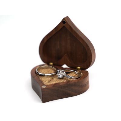 2020 Universal Wood Rings Jewelry Organizer Display Travel Case Portable Storage Jewelers Brand Lover Heart Box Walnut packaging