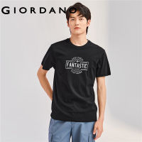 Giordano ผู้ชาย เสื้อแขนสั้นคอกลมพิมพ์แสตมป์ย้อนยุคผ้าฝ้าย ผ้าหนานุ่ม ไม่หดไม่ย้วย