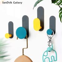 SanDslk Galaxy ตะขอติดกาว4ชิ้น,ที่แขวนติดผนังอาบน้ำหนักไม้แขวนเสื้อเหนียวใช้ซ้ำได้ตะขอติดผนังสุญญากาศตกแต่งไม่ร่องรอยตะขอกาวสำหรับห้องน้ำ