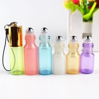 20pcs 3ml 5ml Mini Glass Roll on Bottle Essential Oils Bottle Refillable Perfume Sample Glass Vials with Key Chain Travel Bottle