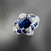 Sapphire Diamond Ring แหวนเพชรแซฟไฟร์ แซฟไฟร์แท้สีน้ำเงินธรรมชาติ ประดับด้วยเพชรแท้น้ำ96-97 และตัวเรือนเป็นทองขาว18k