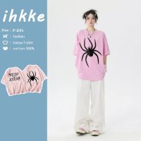 WANGYARU 【ihkke】พร้อมส่ง?Cotton100 เสื้อยืด เสื้อยืดแขนสั้น เปิดไหล่ เสื้อ oversize สีชมพู แฟชั่นฤดูร้อน สไตล์อเมริกัน เสื้อยืด เสื้อแฟชั่นผู้หญิง