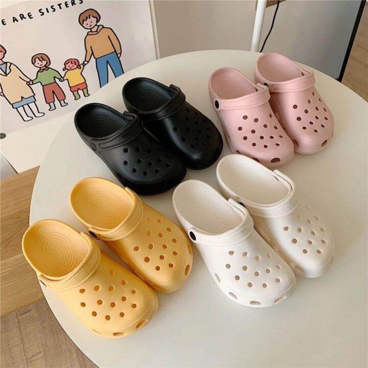 a-so-cute-หลังจากแล้ว-crocs-2022-4สีรองเท้าผู้หญิงหลุมชายหาดลำลองสำหรับผู้ชาย