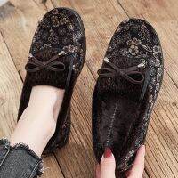 [COD] Middle-aged and elderly womens shoes winter plus velvet soft bottom non-slip grandma kicking on old cloth lady boots