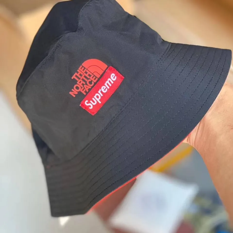 Supreme The North Face Packable Reversible Crusher