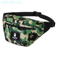 BAPE โจ๊กเกอร์กระเป๋าถือหนังกระเป๋าวันพักผ่อนคู่รักความจุสูงกางเกงออกกำลังกายกระเป๋าคาดอกกระเป๋าพราง