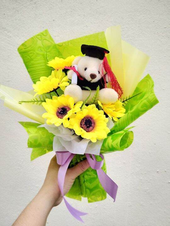 Graduation Bear flower bouquet | Lazada