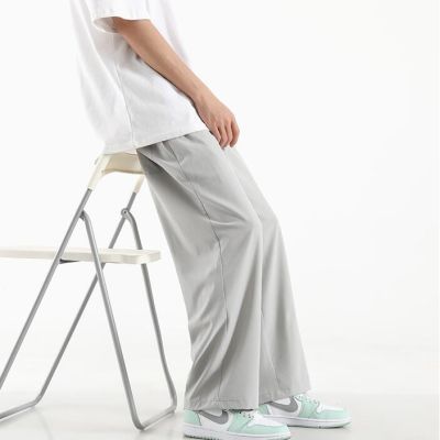 【3 สี】กางเกงลำลองผู้ชายหน้าร้อน กางเกงขากว้างผ้าไหมน้ำแข็งแฟชั่นเกาหลี【M-3XL】