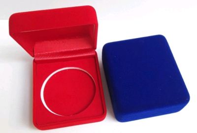 กล่องกำมะหยี่สำหรับใส่เหรียญที่ระลึก เหรียญสะสม ตลับสุญญากาศ ขนาดหลุม 4.5 ซม ขนาดกล่อง 5.5×6.5×3 ซม