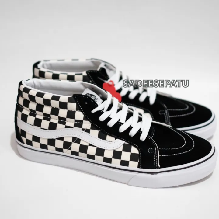 vans mid top checkerboard