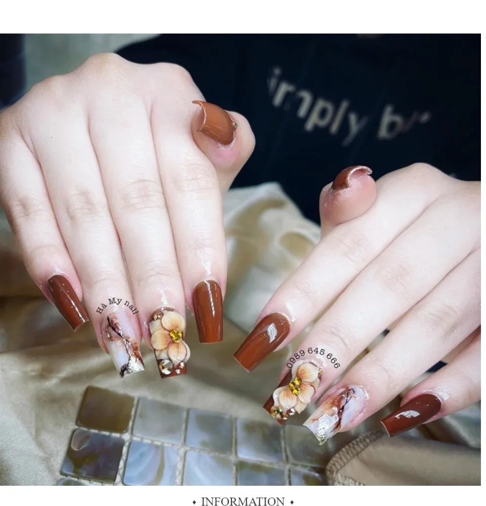 Hoa cúc nhọn đính nail: Thêm nét độc đáo cho bộ sưu tập móng tay của bạn với những hoa cúc nhọn đính nail tinh tế và sáng tạo. Với sự kết hợp màu sắc đa dạng, hoa cúc nhọn đính nail sẽ làm cho đôi tay của bạn trở nên nổi bật và thú vị hơn.