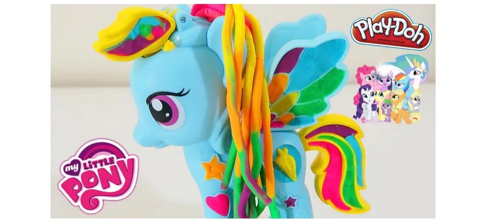 Play-Doh My Little Pony Rainbow Dash Style Salon Set with 6 Cans of Sparkle  Play-Doh 