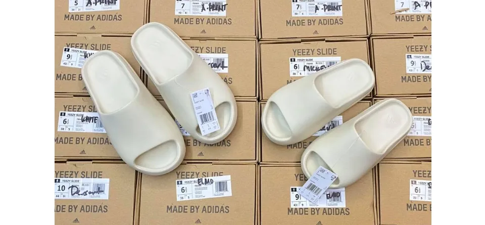 Authentic Quality Yeezy Slide Plain Off-White Couple Slides with Box &  Paper Bag (Price for 1 pair only)